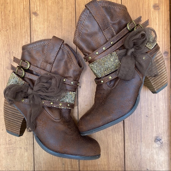 Not Rated Shoes - SOLD ⭐️Not rated beaded cowboy style booties 9